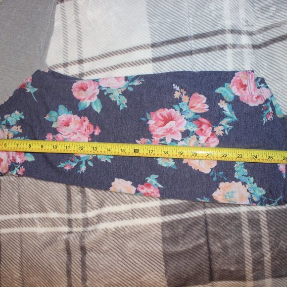 Chris & Carol raglan blue floral baseball tee - Picture 5 of 7